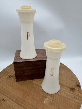 VINTAGE TUPPERWARE Hourglass White & Gold Salt & Pepper Shakers 718 6”